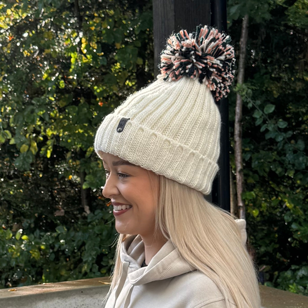 VENTURE HYGGE OFF WHITE POM POM HAT